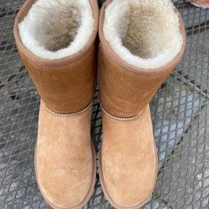 UGG Australia Classic Short,Women Size 7 Chestnut